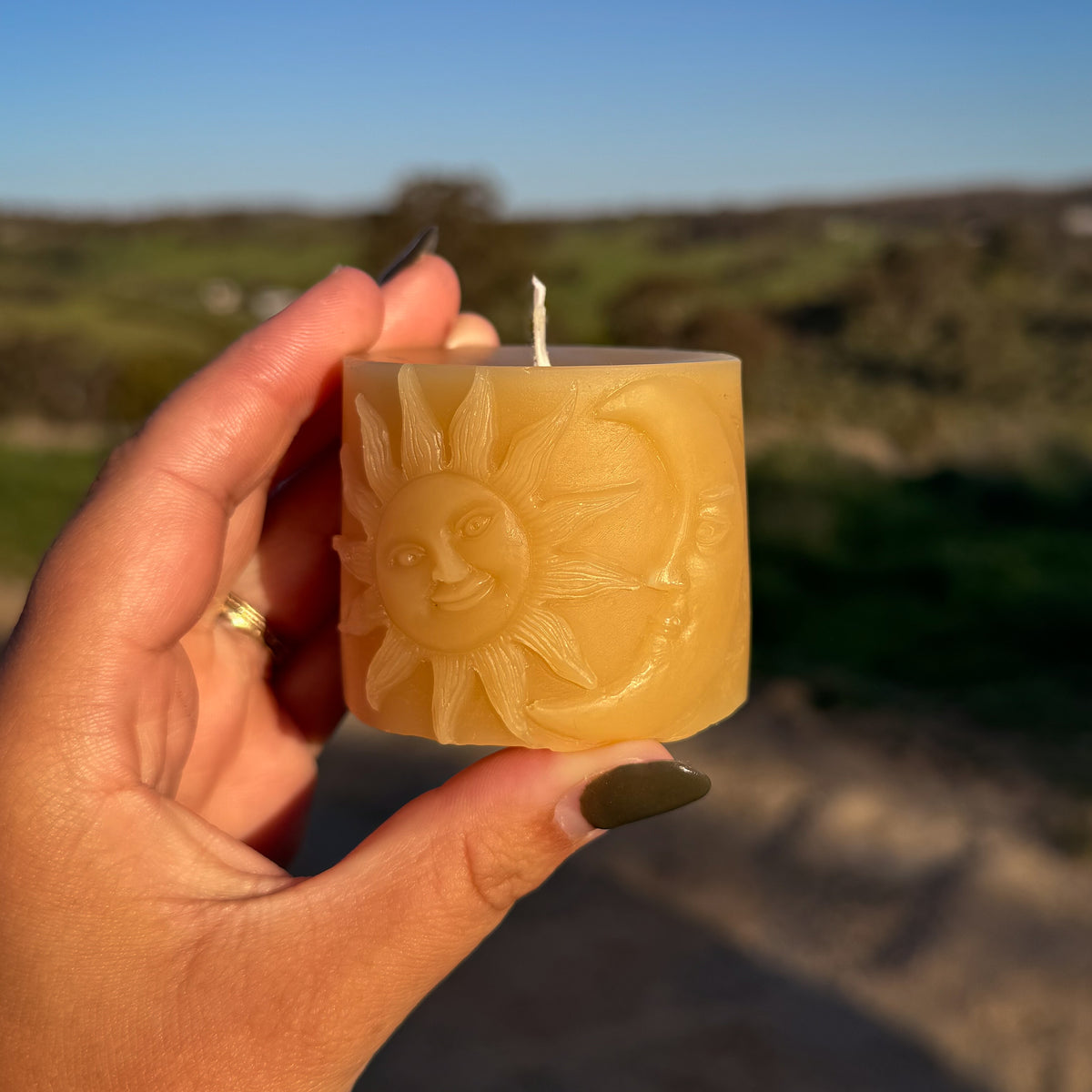 Pure Beeswax Sun & Moon Candle